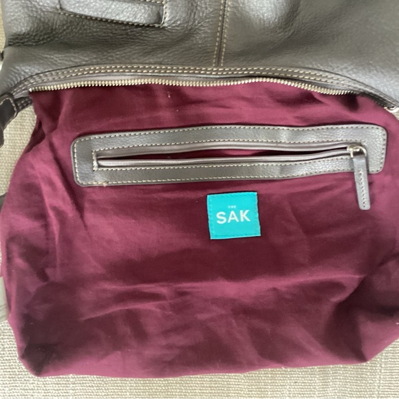 The Sak Gray Leather Shoulder Bag - Picture 7 of 9